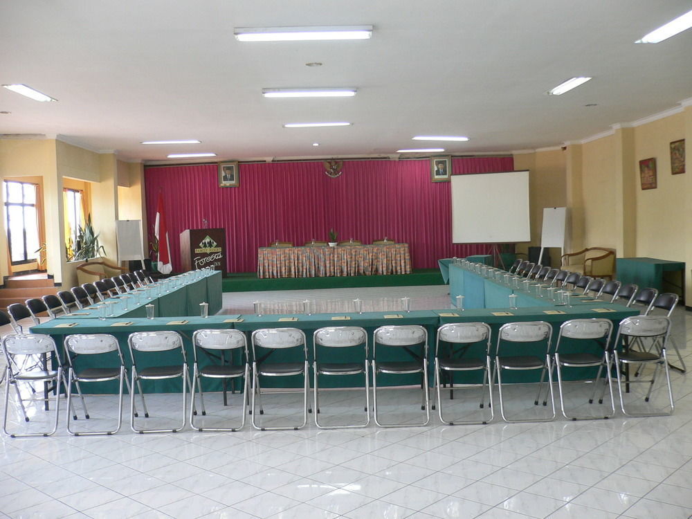 Foresta Inn Family Resort Prigen 外观 照片