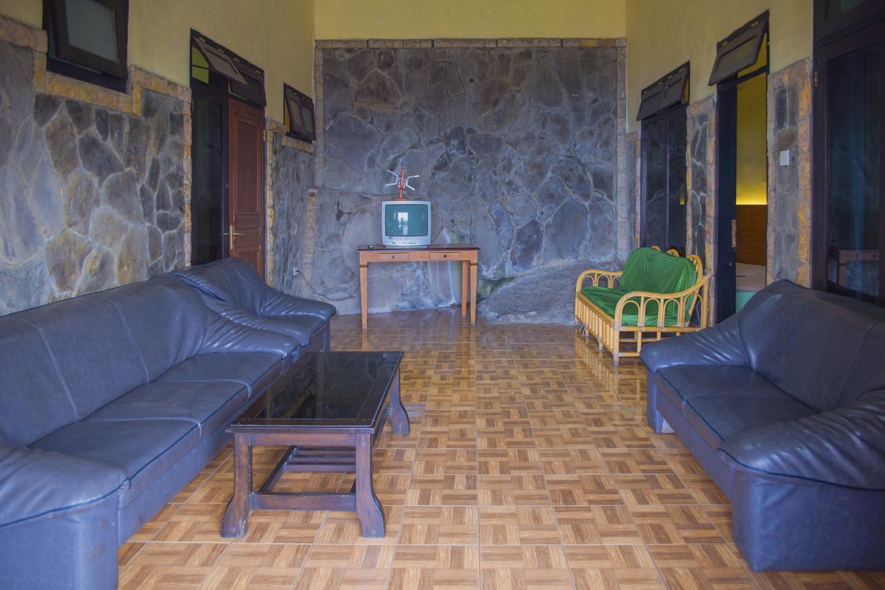 Foresta Inn Family Resort Prigen 外观 照片