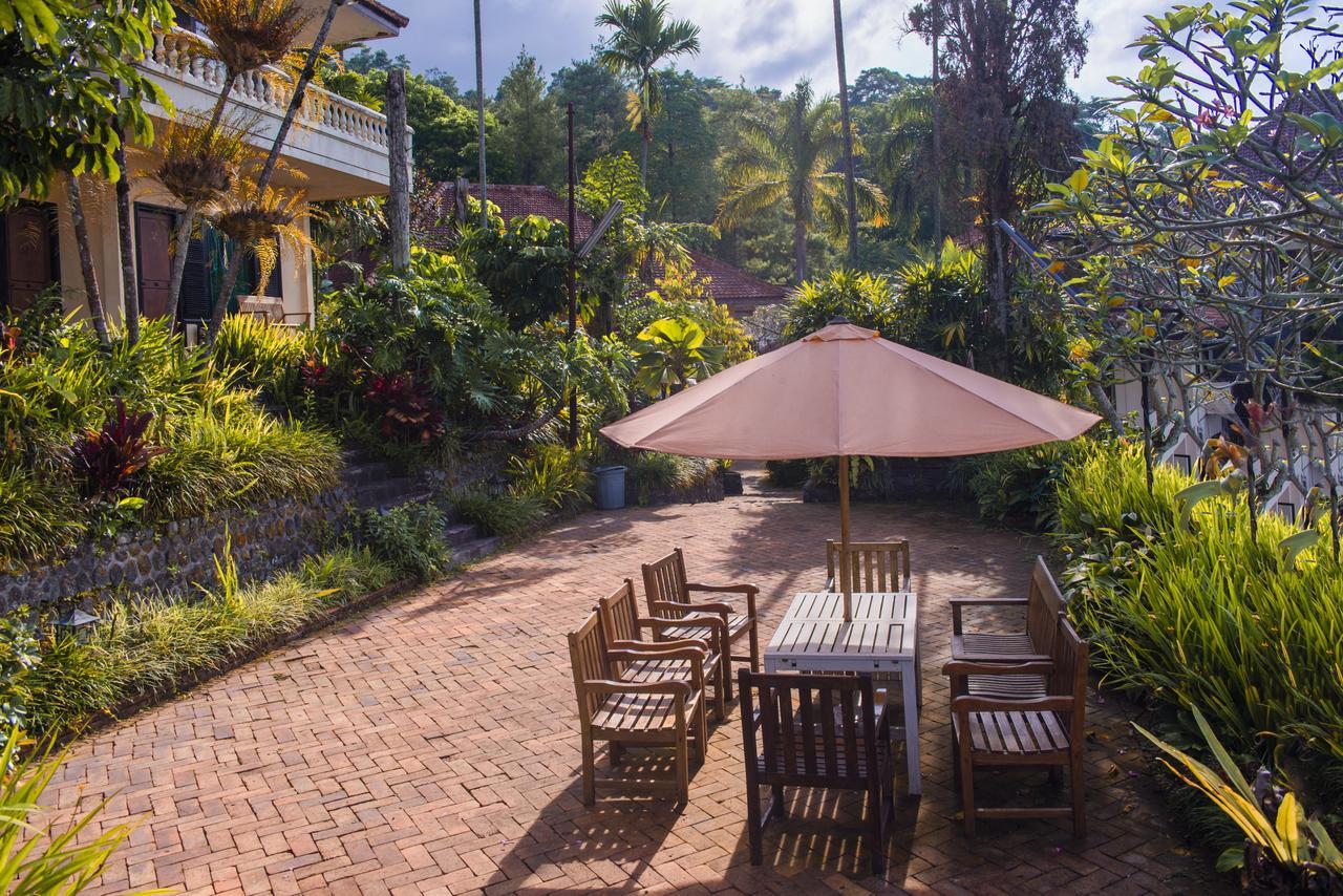 Foresta Inn Family Resort Prigen 外观 照片