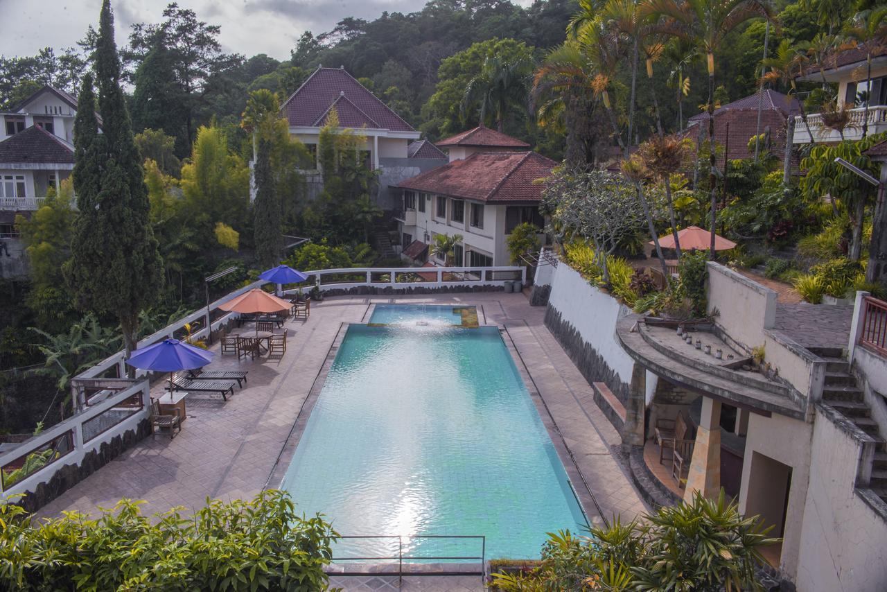 Foresta Inn Family Resort Prigen 外观 照片