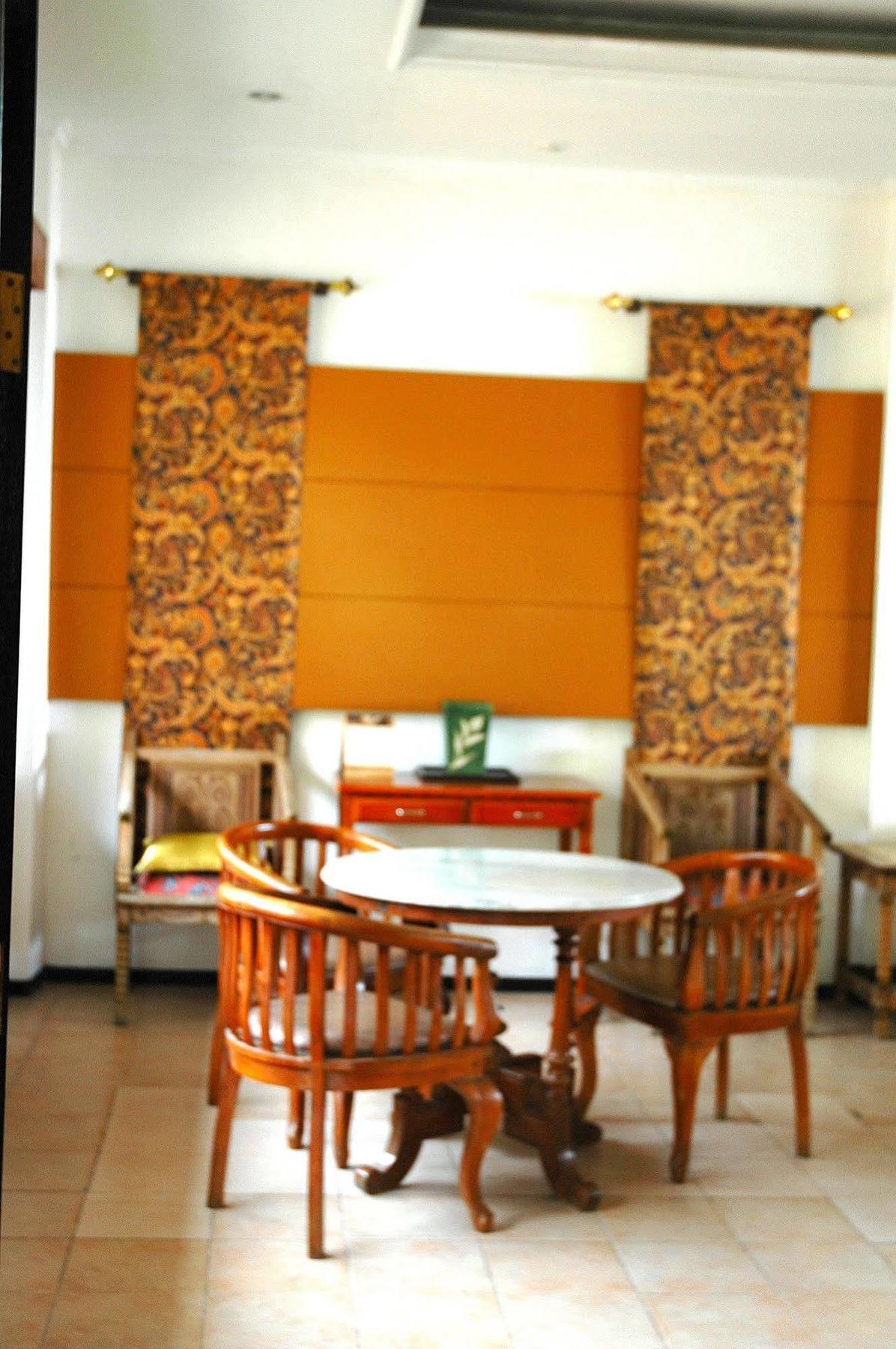 Foresta Inn Family Resort Prigen 外观 照片